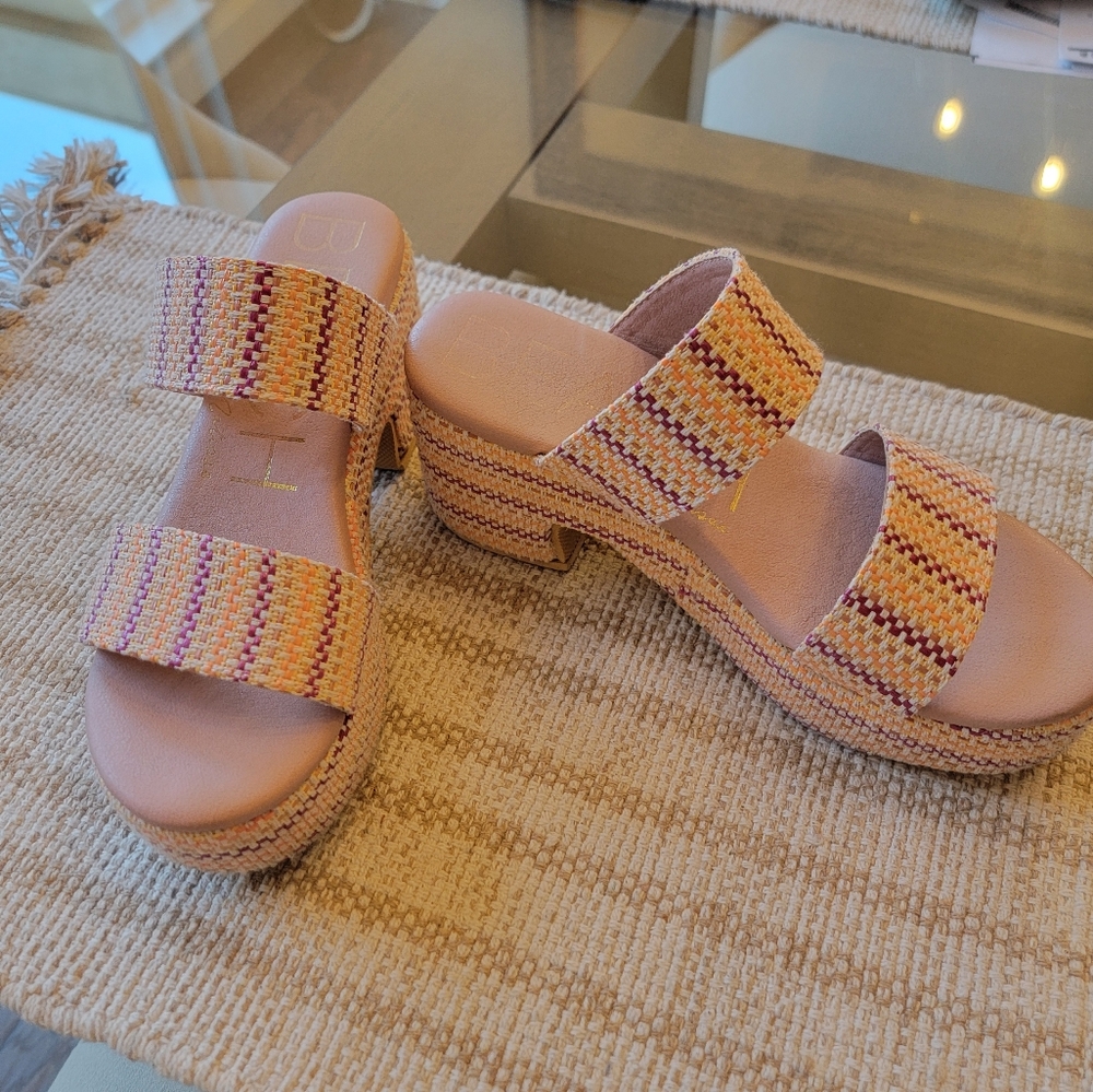 Beach By MATISSE Wedge SANDAL Sz 7 GENTLY USED